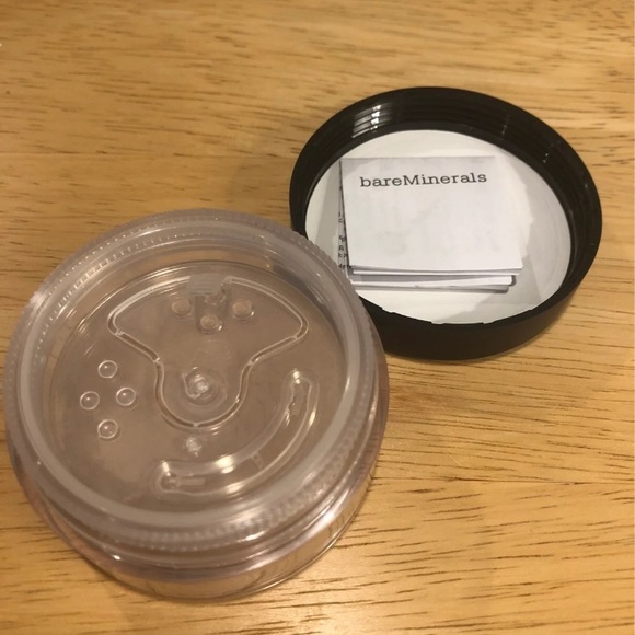 New BareMinerals under over priming powder - Picture 3 of 3
